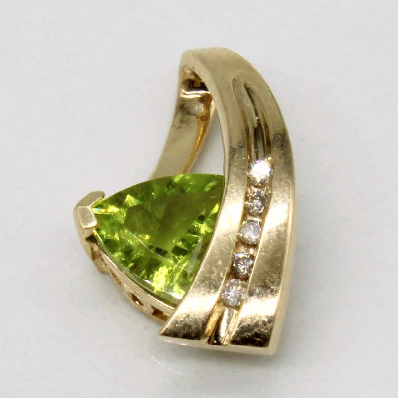 pearl and silver bracelet Peridot & Diamond Pendant | 1.15ct, 0.04ctw |