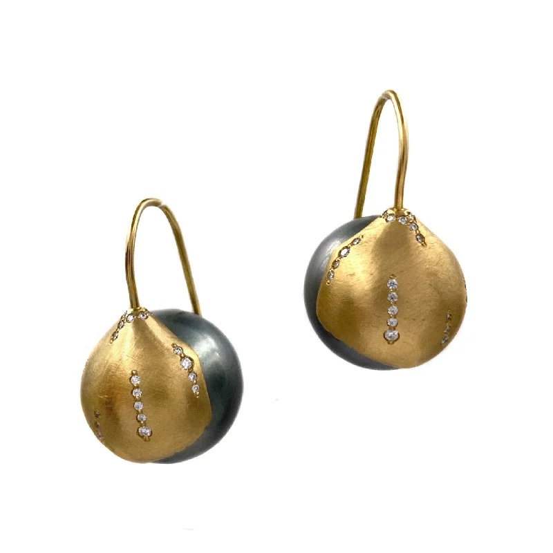 geometric diamond earrings gold Pearl & Diamond Platy Earrings