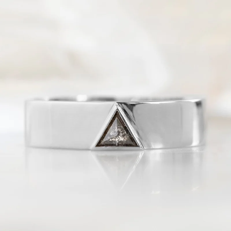 The Cigar Band | 0.18ct Trillion Black Diamond in 14K White Gold