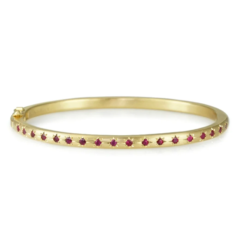 18K Gold Narrow Rounded Hinged Bangle with Star-Set Burmese Rubies